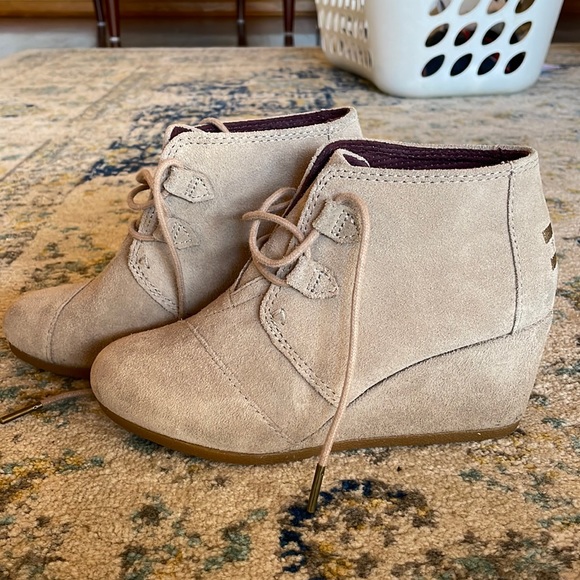 Toms Shoes - Toms suede wedges
